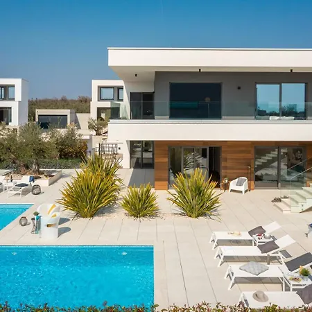 Old Olive Vii -heated Pool - By Vivi Rent Vila