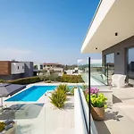 Villa Old Olive Vii By Vivi Rent Vodnjan