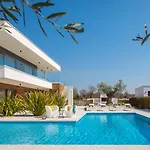 Villa Old Olive Vii By Vivi Rent *