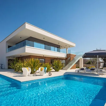 Old Olive Vii -heated Pool - By Vivi Rent Villa