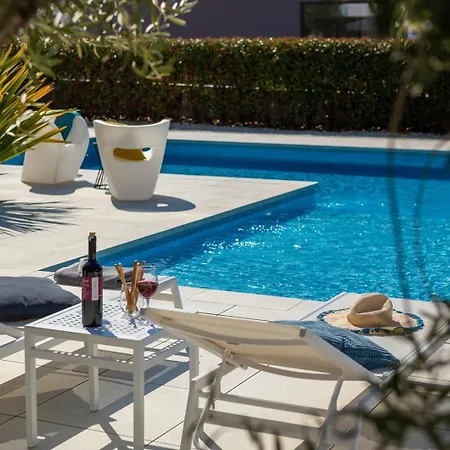 Old Olive Vii -heated Pool - By Vivi Rent Villa *