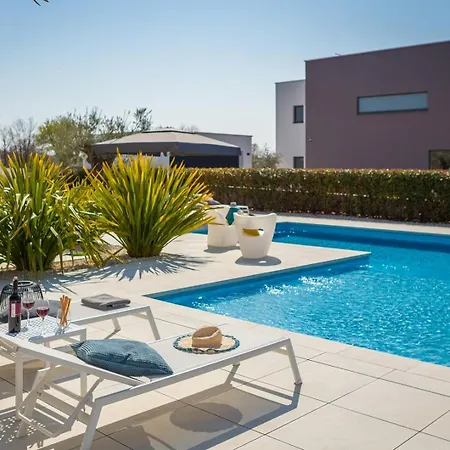 Old Olive Vii -heated Pool - By Vivi Rent