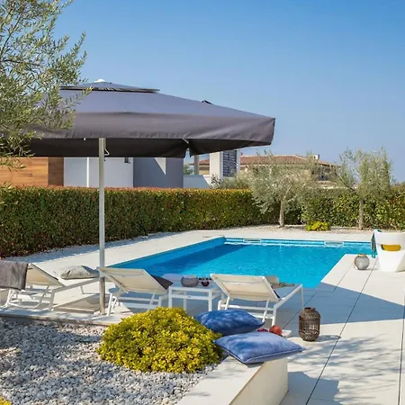 Old Olive Vii -heated Pool - By Vivi Rent Villa